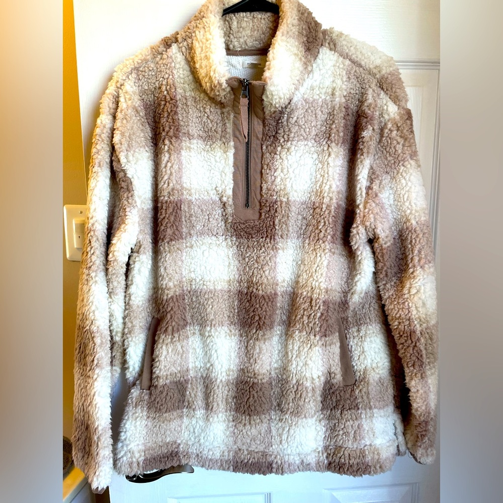 Sherpa hoodie from Maurice’s size medium
